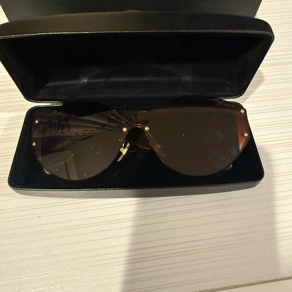 Versace Black and Gold Glasses Case - Picture 2 of 6